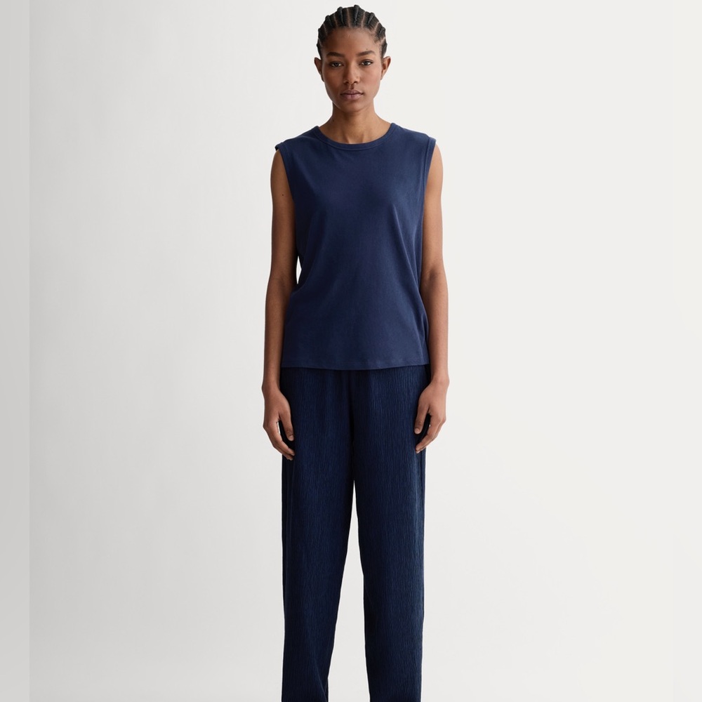 Everlane The Air Muscle Tank in Navy - Picture 3 of 5